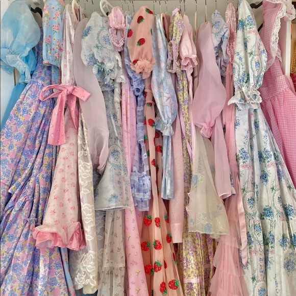 Cottagecore Mystery Box - Picture 2 of 2